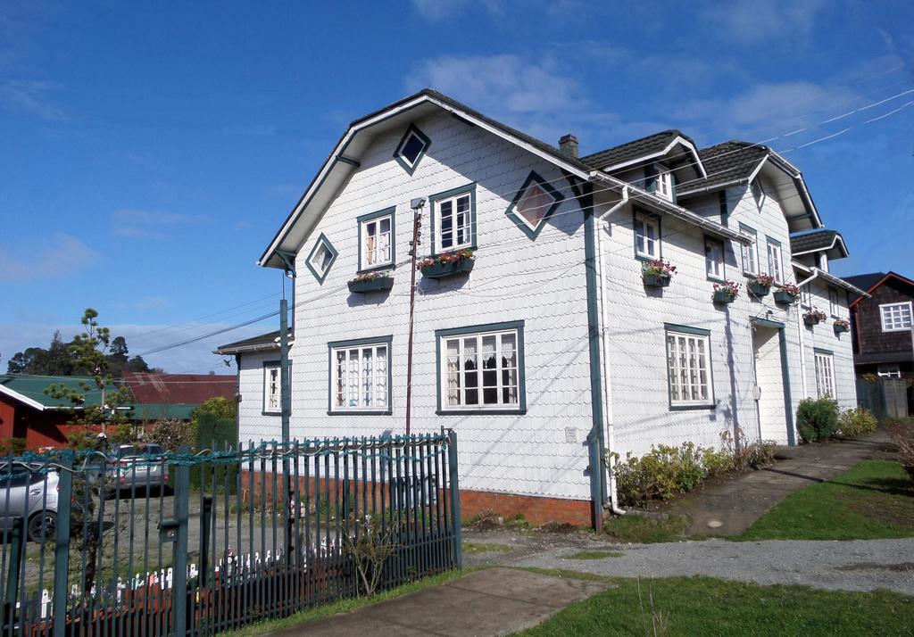 Hostal y Cabañas Villa Germana Puerto Varas Exterior foto