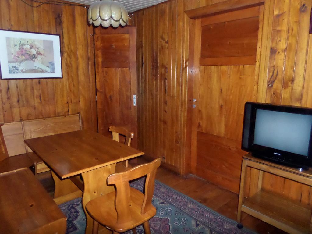 Hostal y Cabañas Villa Germana Puerto Varas Habitación foto