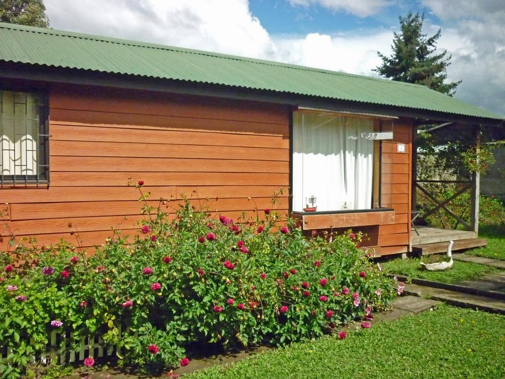 Hostal y Cabañas Villa Germana Puerto Varas Exterior foto